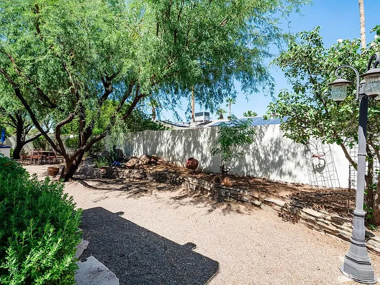5312 E Ludlow Dr — Photo 47