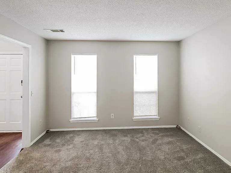 1015 Redan Trce — Photo 15
