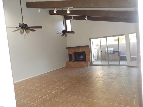 4th image of 2705 E Cactus Rd