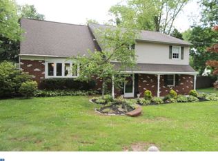 32 Austin Dr, Holland, PA 18966