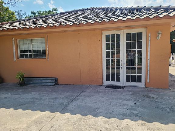 5th image of 14136 SW 14th St #1