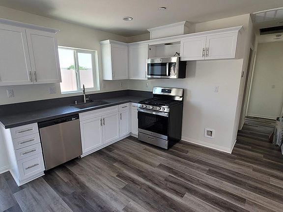 4th image of 26555 Pacific St