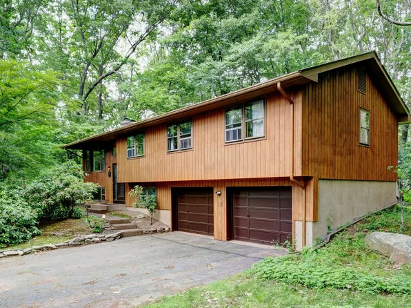 18 Briarwood Lane, Vernon, CT 06066