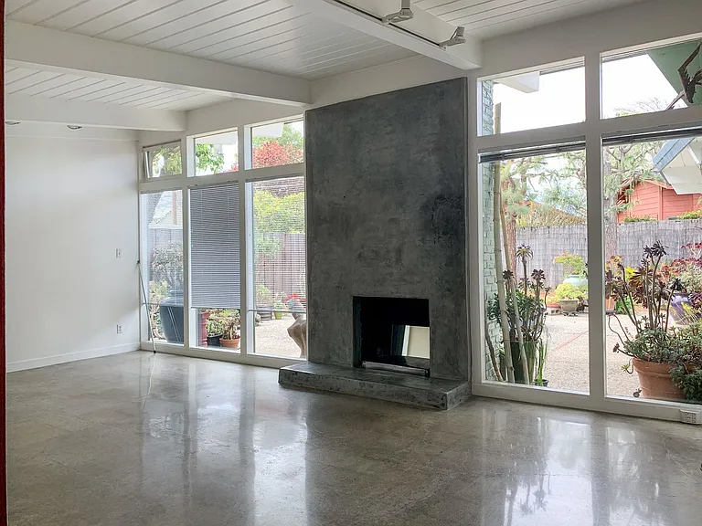 714 Wildwood Ln — Photo 3