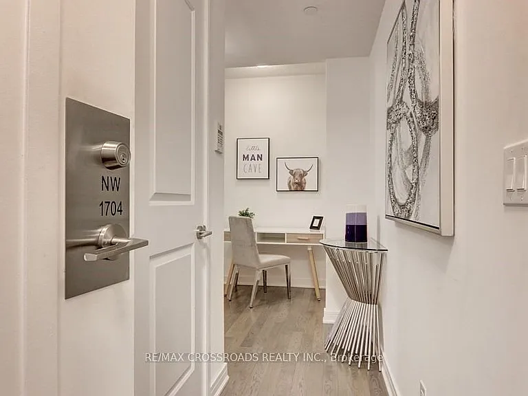9201 Yonge St #1704 — Photo 2