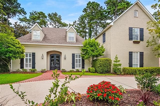 1st image of 84 Longwood Dr