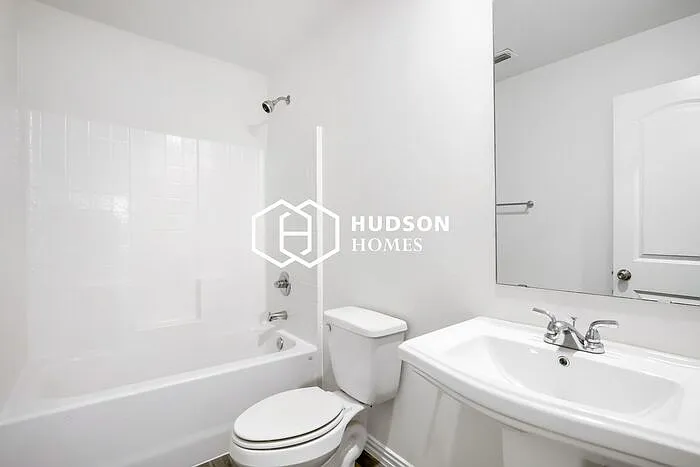 318 Bay Ct — Photo 11