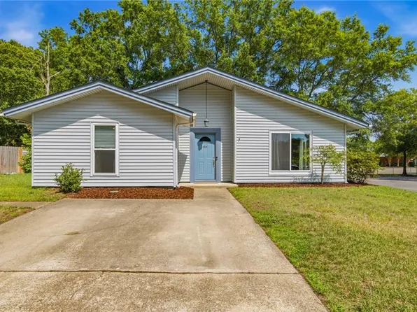 4300 Lumberjack Dr, Virginia Beach, VA 23462