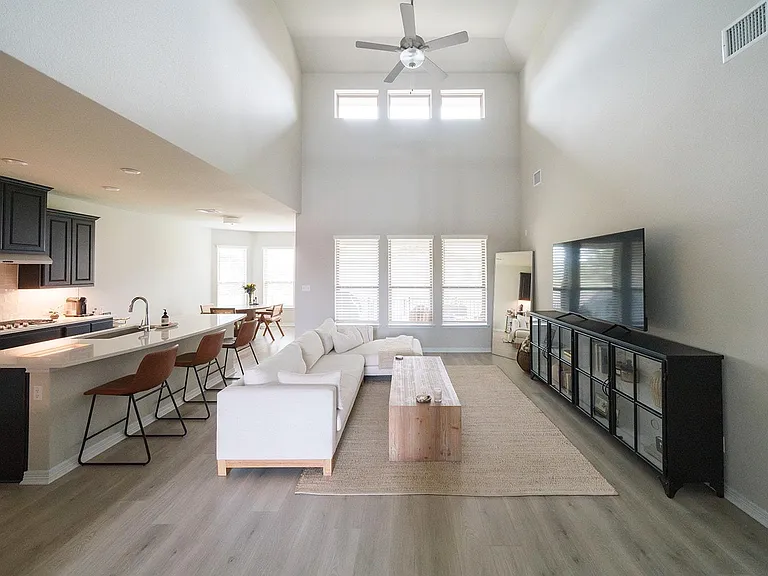 290 Left Fork Dr — Photo 2