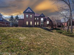 4099 Saint Andrews St, Howell, MI 48843