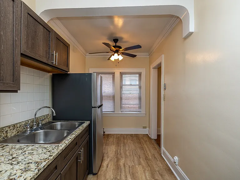 Mapleview Apartments — Photo 28