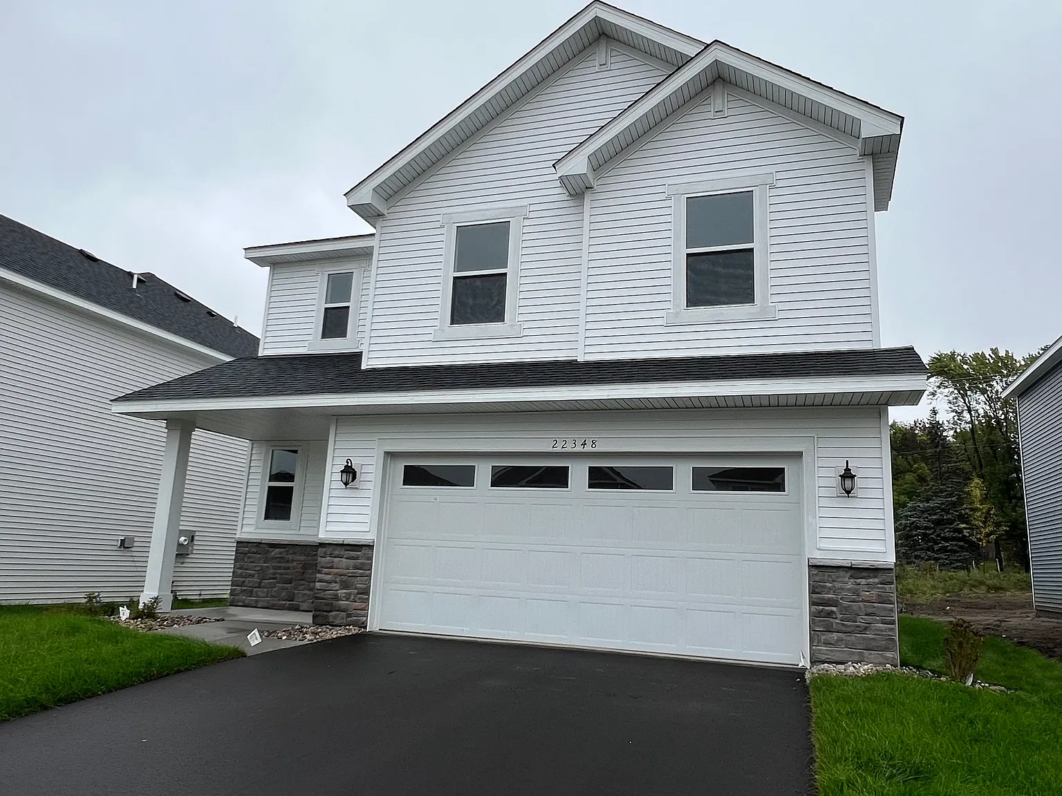 4 bed, 2049 sqft, $2,795 — Photo 2
