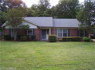 6 Pepper Hill Ct, Greensboro, NC 27407