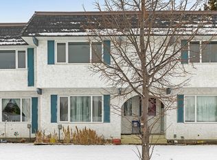 Yellowbird Court, Edmonton, AB T6J 4V8