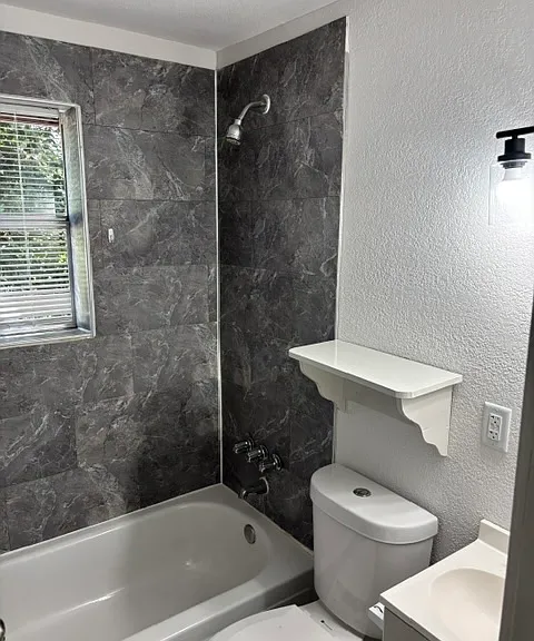 1709 E Bankhead Dr — Photo 6