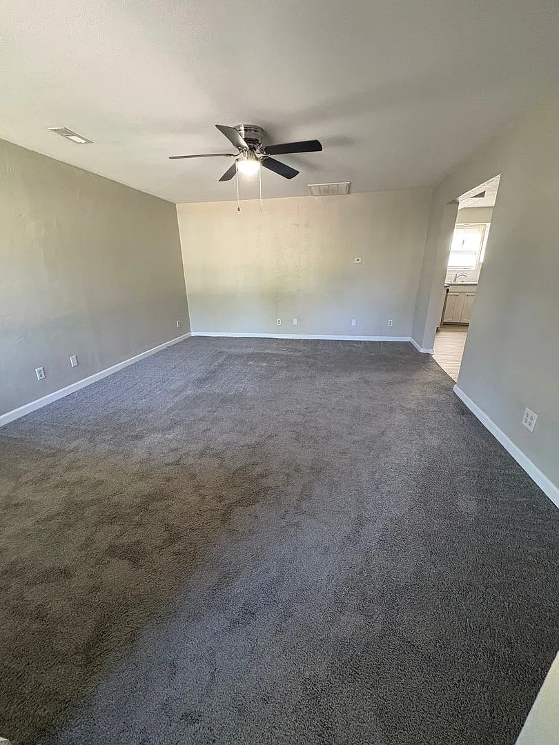 Coming soon! West Side Home With 3 Beds/1.5 Baths & 2 car garage! — Photo 2
