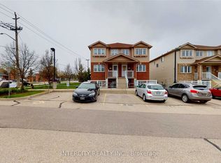 50 Howe Dr #1A, Kitchener, ON N2E 0A3