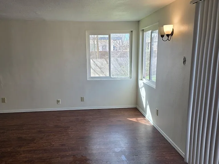471 E Nugent St — Photo 6