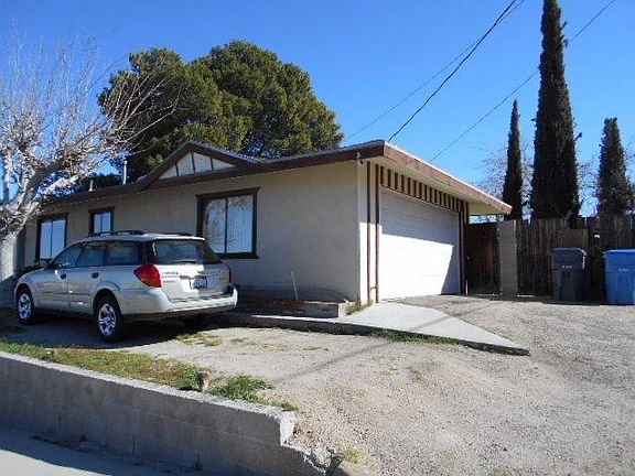 4th image of 112 W Desert View Dr
