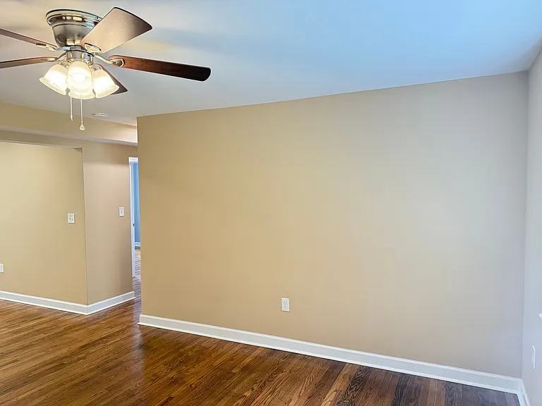 8804 Bradford Rd — Photo 5