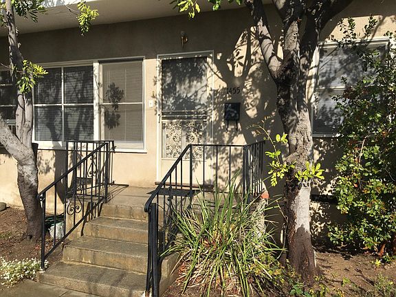 3rd image of 1457 N Hill Ave APT 1