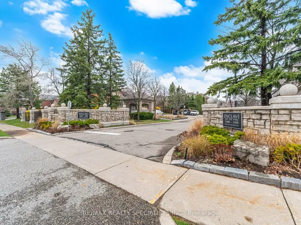 5480 Glen Erin Dr #73, Mississauga, ON L5M 5R3