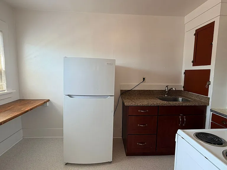 561 Aloha St — Photo 34
