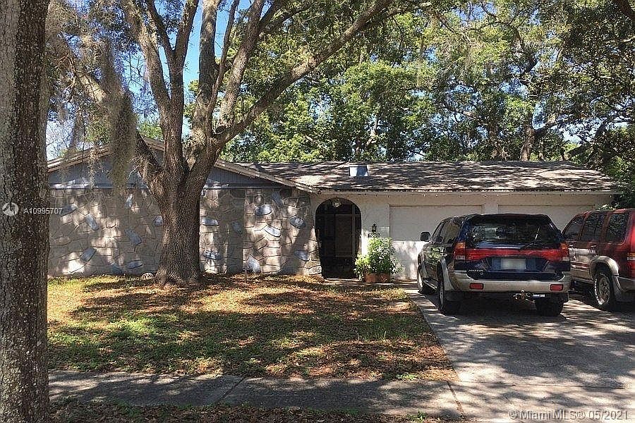 2nd image of 7008 Lakeview Ct