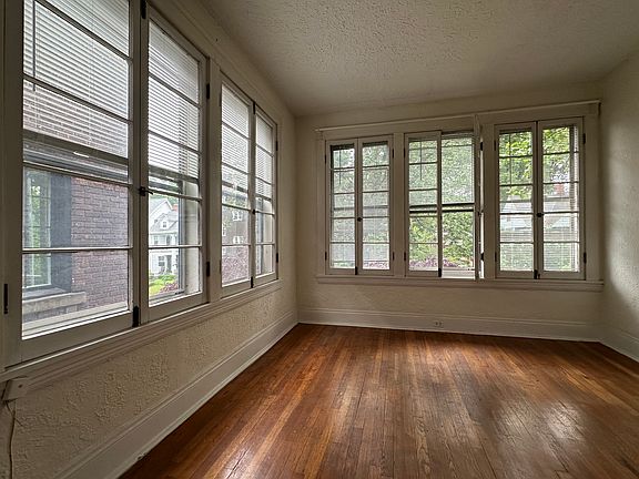3rd image of 2276 Grandview Ave APT 3