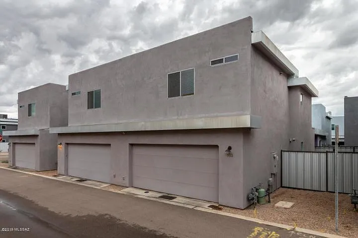 933 E Park Modern Dr — Photo 10
