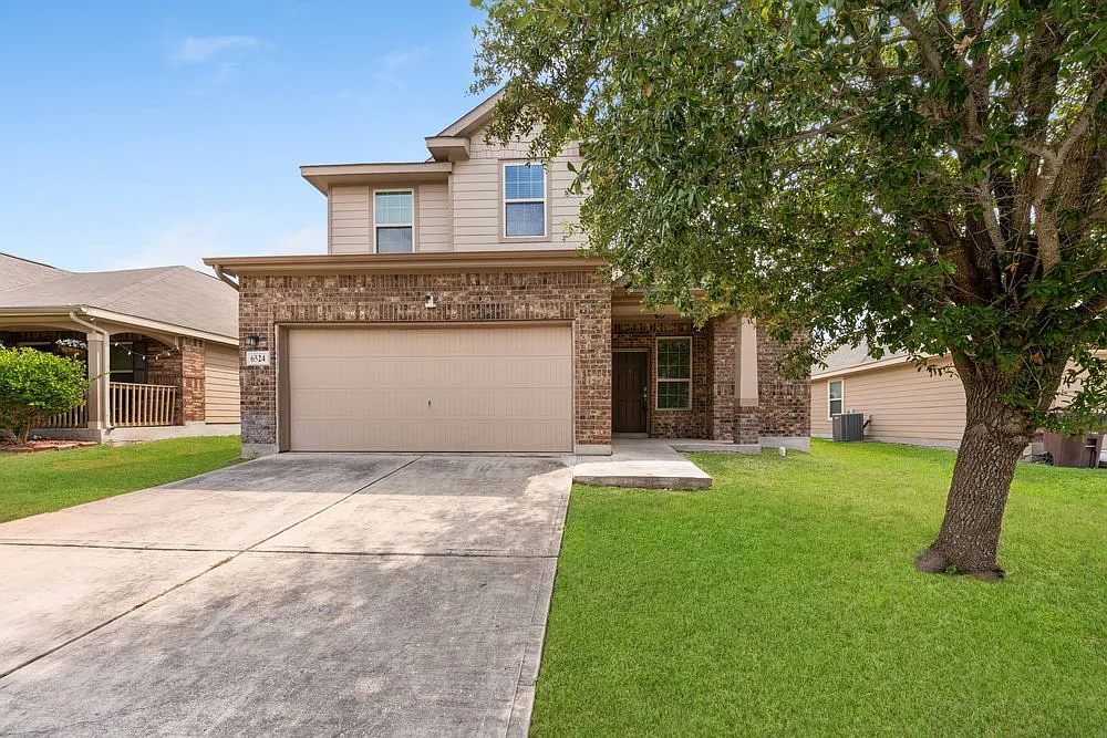 Spacious 4-Bed Home with Private Patio and Trails Nearby 6524 Candlecrest Ct, San Antonio — Photo 1
