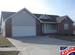2713 St Michaels Cir, Manhattan, KS 66502