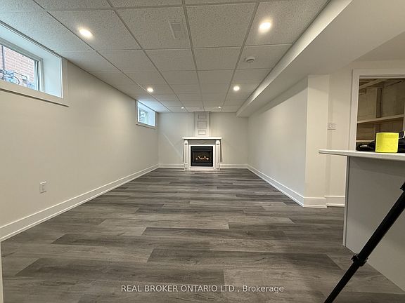 2nd image of 110 Melrose Ave #Basement