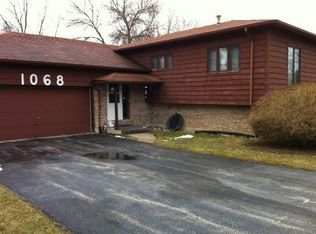 1068 Saint Johns Rd, Woodstock, IL 60098