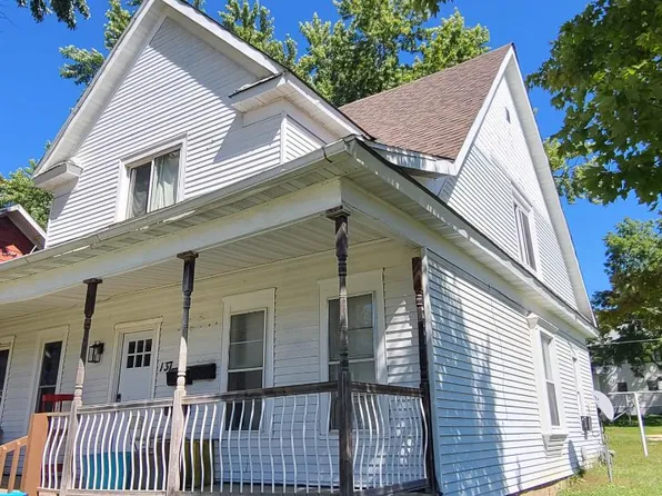 137 4th Ave SE #1, Oelwein, IA 50662