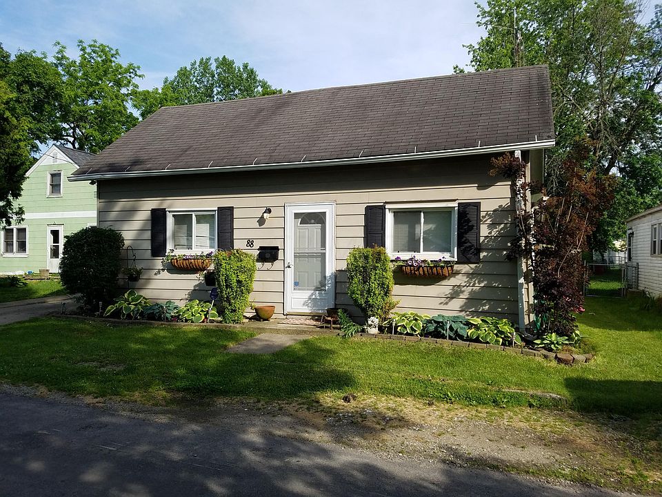 1st image of 88 Richardson Ave
