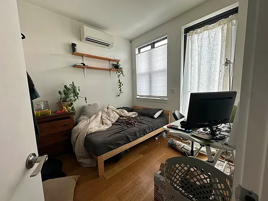 Rented by Space Link Realty | media 11