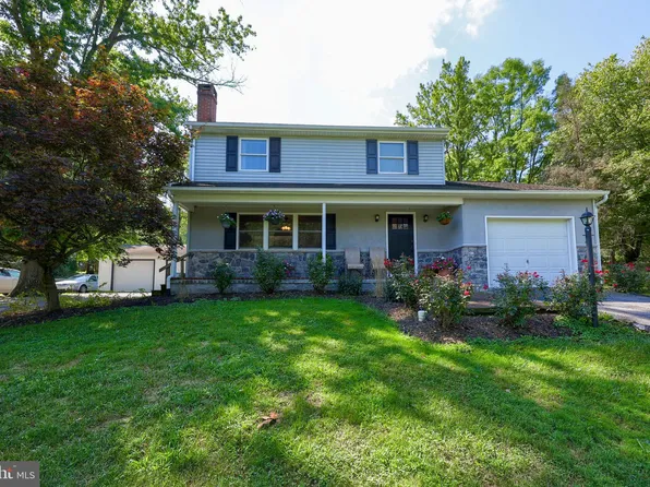 285 Tannery Rd, Reinholds, PA 17569