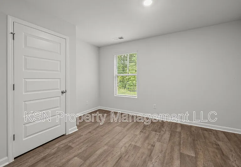 129 Azure Dr — Photo 23