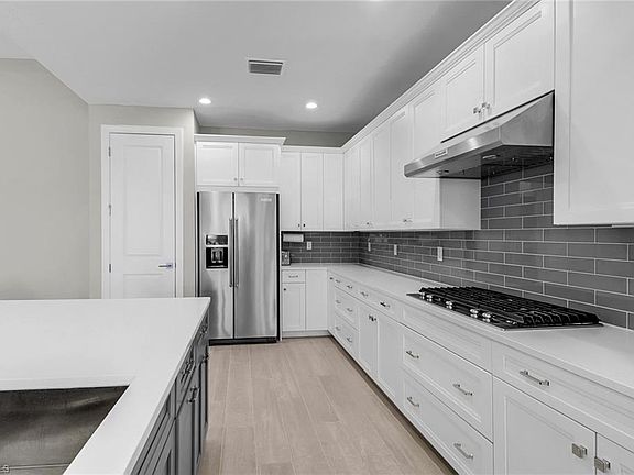 5th image of 9089 Montserrat DR