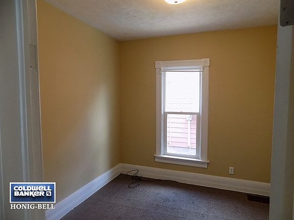 5th image of 529 E Joliet St