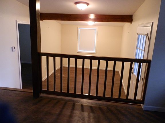 4th image of 81 Bay St #3