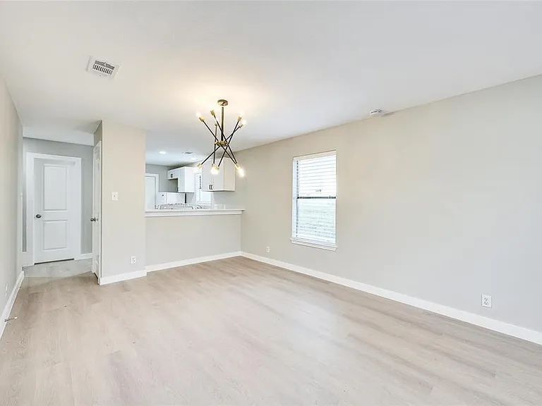 6400 Auburn Dr #B — Photo 4