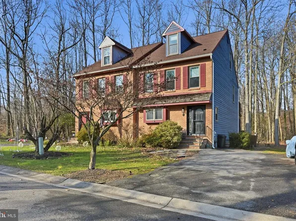 4 Variton Dr, Wilmington, DE 19810