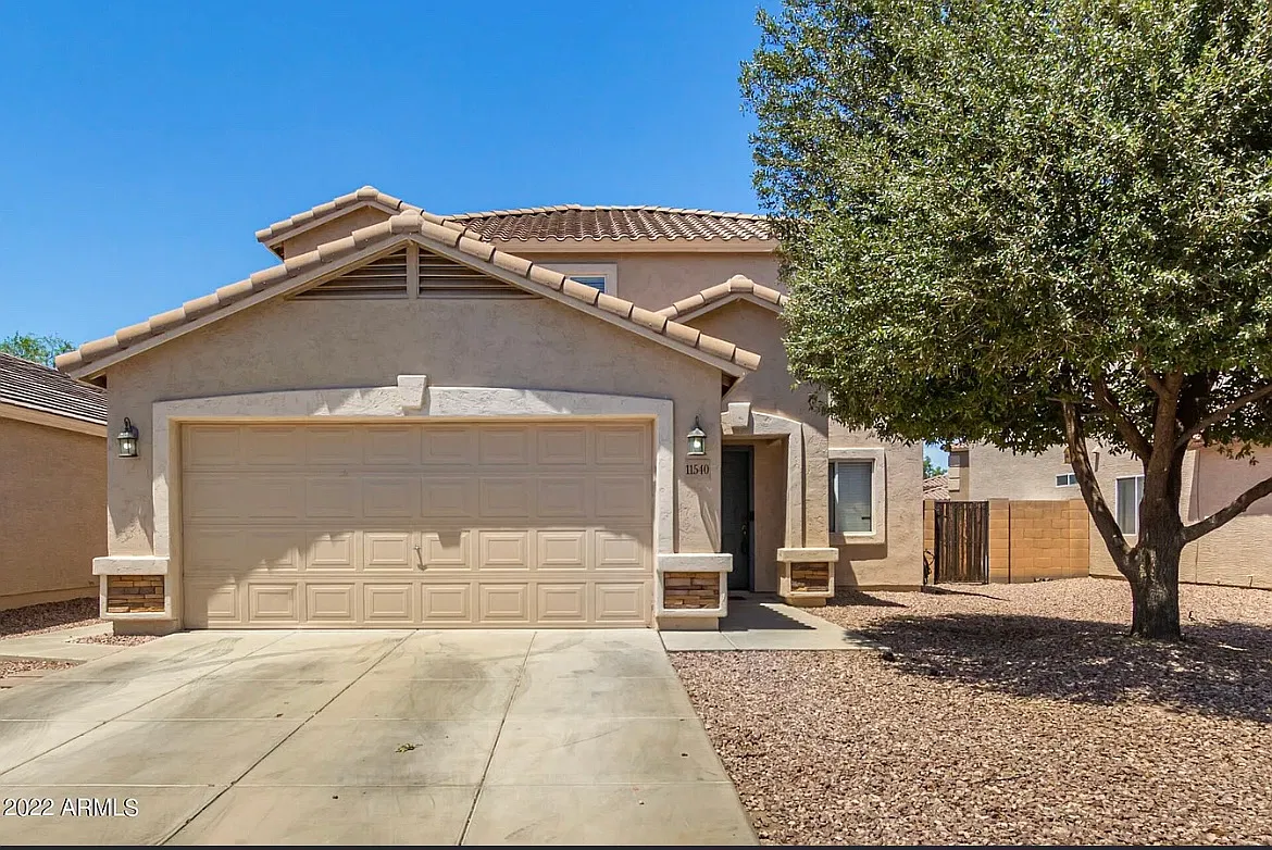 3 bed, 2.5 bath, 2002 sqft, $2,000 — Photo 1