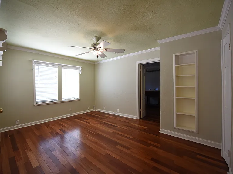 9015 San Leandro Dr — Photo 5