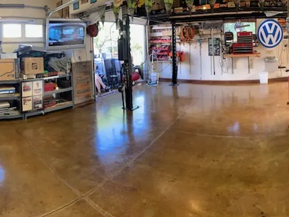 341 Simon Bolivar Dr, Henderson, NV 89014