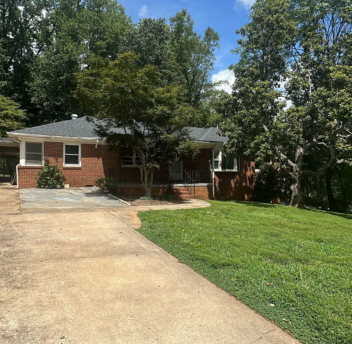 1629 Chippendale Rd — Photo 1