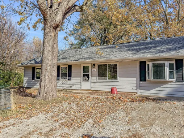 3334 Ridgewood Dr, Champaign, IL 61821