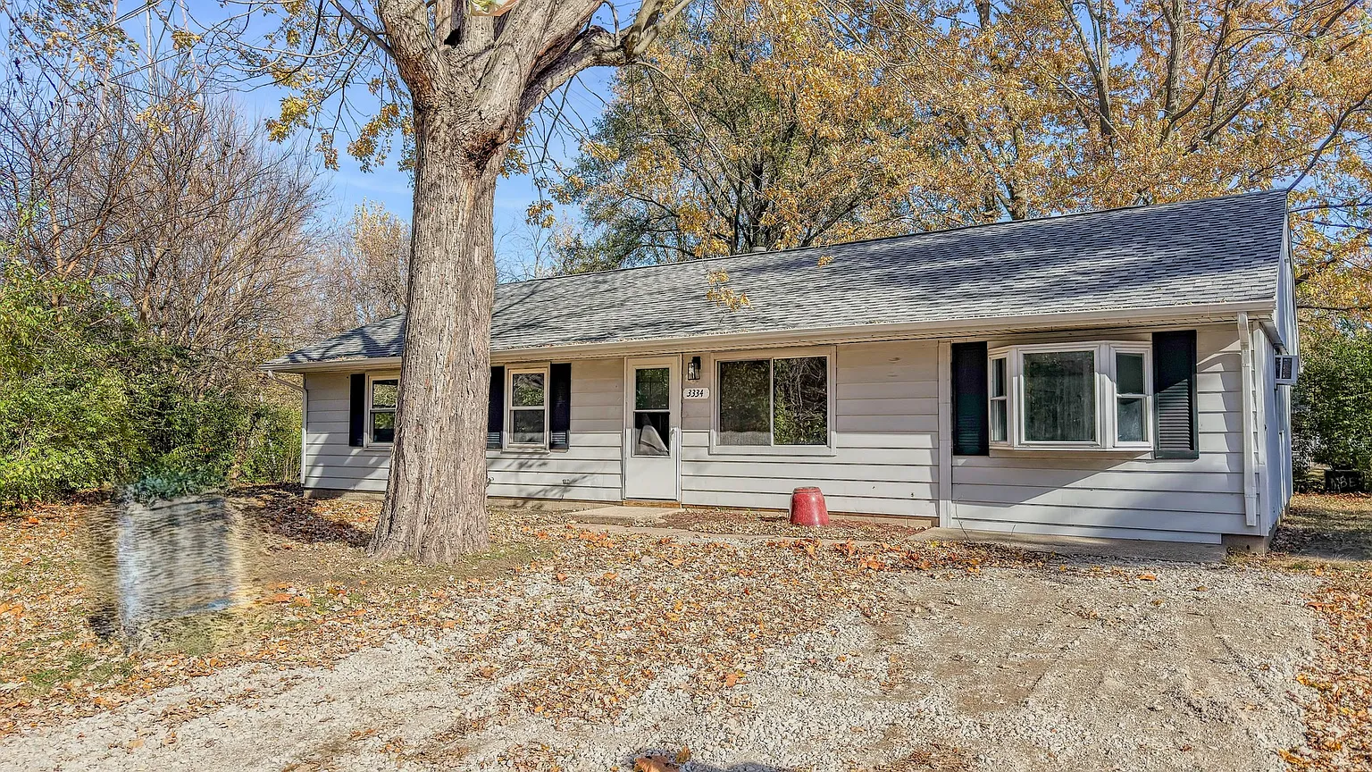 3334 Ridgewood Dr photo 1